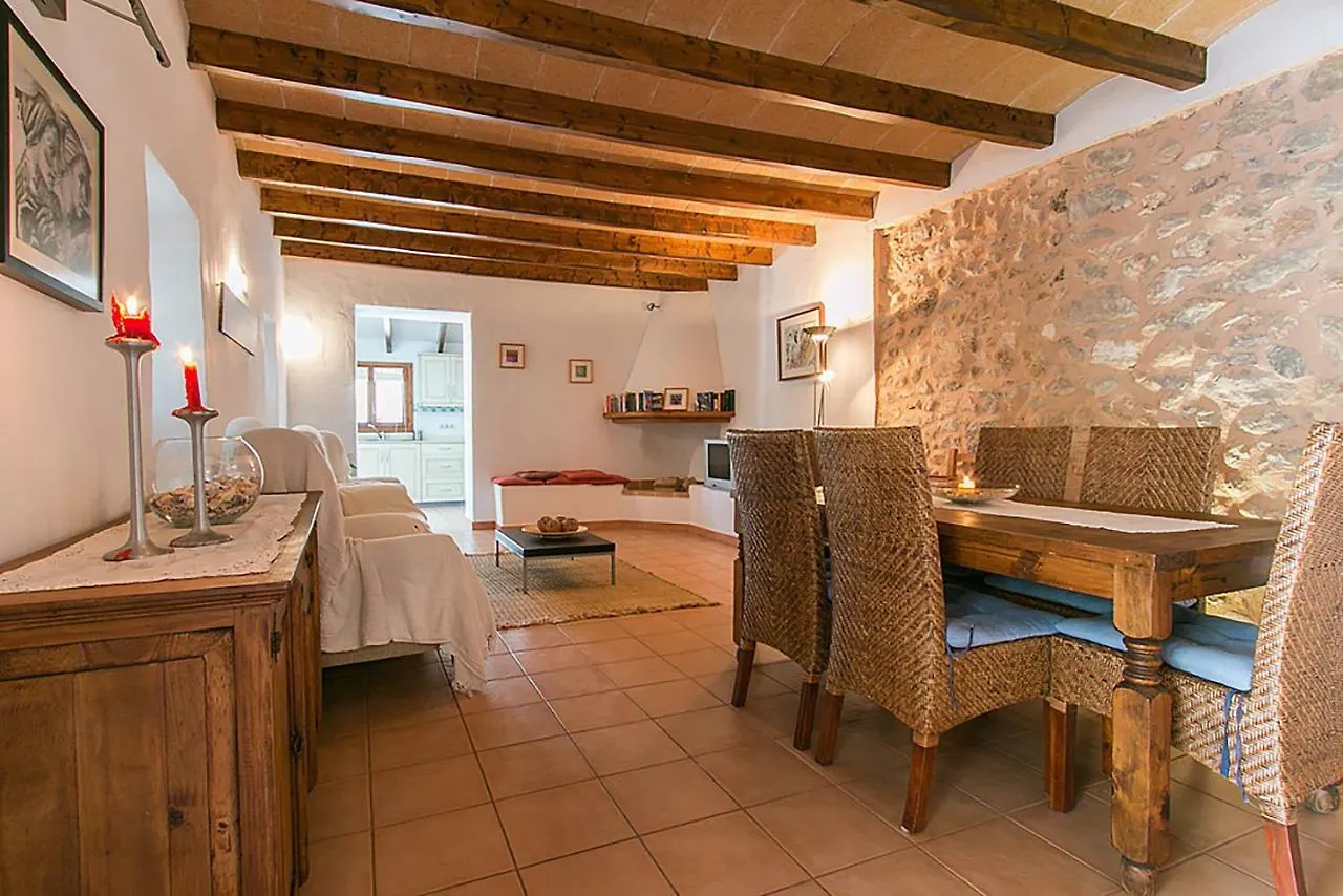 Country House Cadernera Buger 0*,